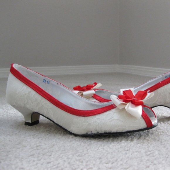 NEW Custom Made White Lace Red Satin Kitten Heels - Picture 3 of 6